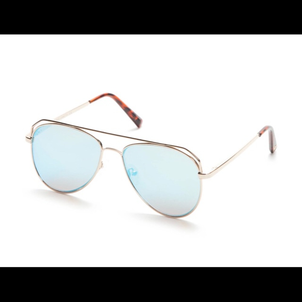 Vince Camuto Aviator Sunglasses w/ Case